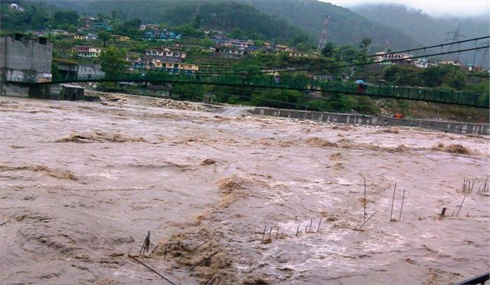 देवभूमि पर मौसम ने बरपाया कहर, दून,चमोली और अल्मोड़ा में बादल फटे, सुरक्षा के कारणों से स्कूलों में छुट्टी घोषित